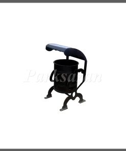 The iron trash can is coated with electrostatic oven paint. The technical specifications of the trash can include sheet thickness, trash can dimensions, etc.