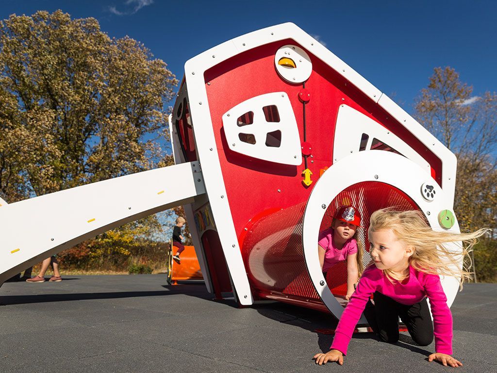 زمین بازی هوشمند و هدفمند سازی زمین بازی مجموعه بازی کودک پارکی و شهری پلی اتیلن برای داشتن شهر هوشمند و افزایش یادگیری کودکان در حین بازی بسیار مهم است.جهت خرید استعلام قیمت مجموعه بازی پارکی و شهری با ما در ارتباط باشید. 