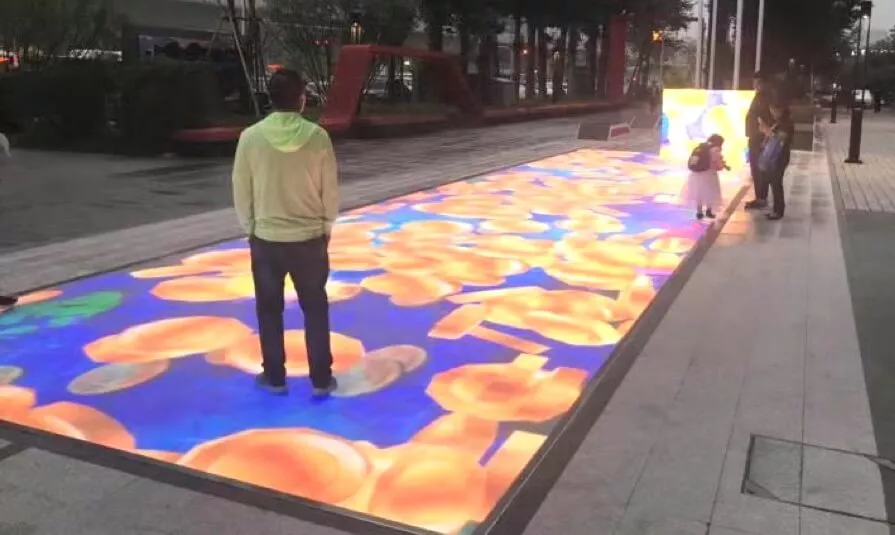 طراحی مبلمان شهری هوشمند منند کفپوش های ال ایی دی مجازی پیکسلی مدرن زیبا و ارزان و جذاب. جهت خرید استعلام قمت کفپوش ال ایی دی مجازی پیکسلی جذاب با ما تماس بگیرید.